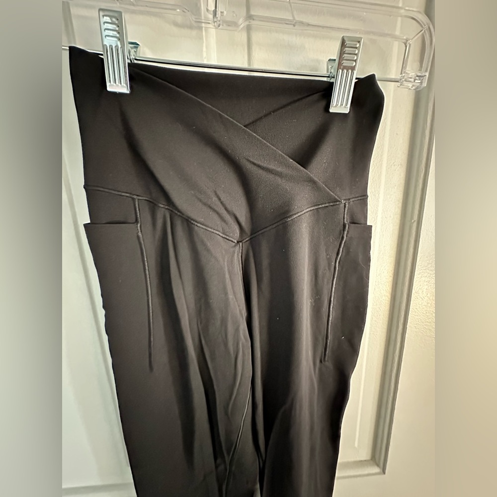 Black ⅞ leggings with pockets